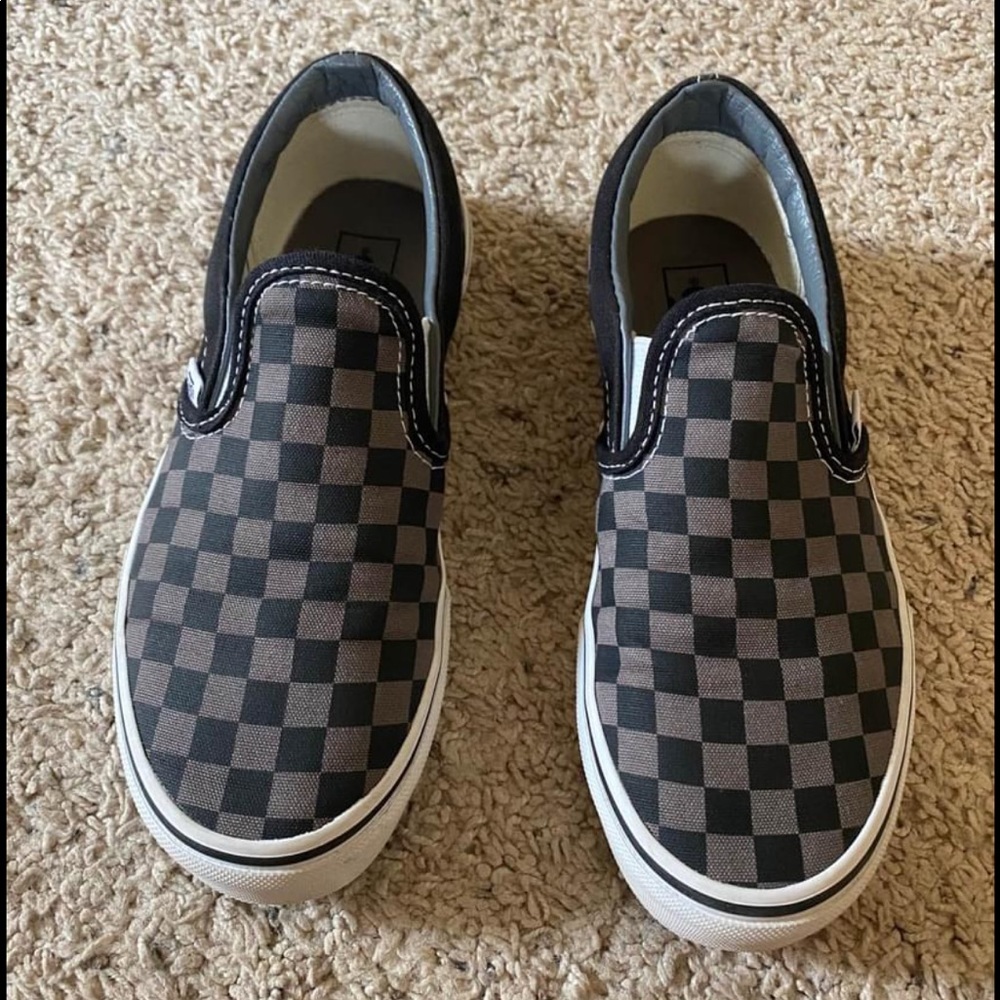Youth checkered vans size 3